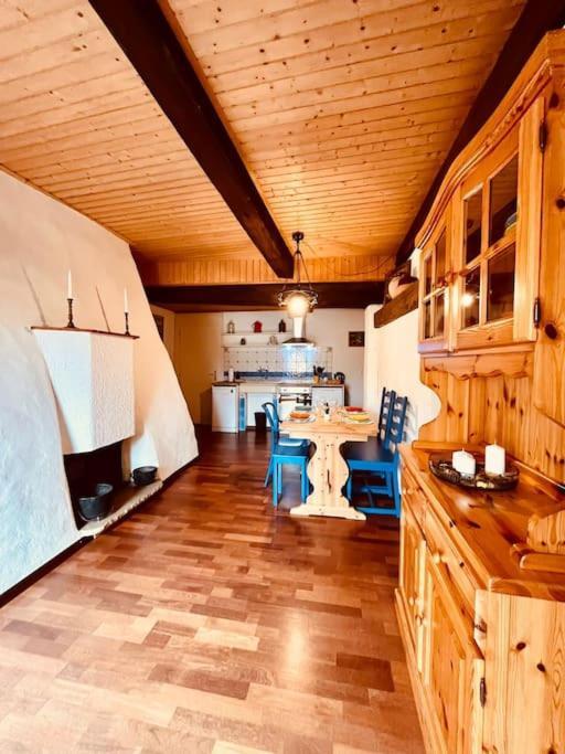 Charmant Appartement De Vacances Alta Ripa Hauterive  Eksteriør billede