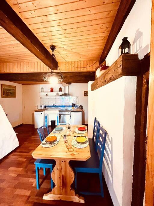 Charmant Appartement De Vacances Alta Ripa Hauterive  Eksteriør billede